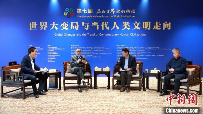 9月27日，第七屆尼山世界文明論壇首場(chǎng)高端對(duì)話舉行?！×籂?攝