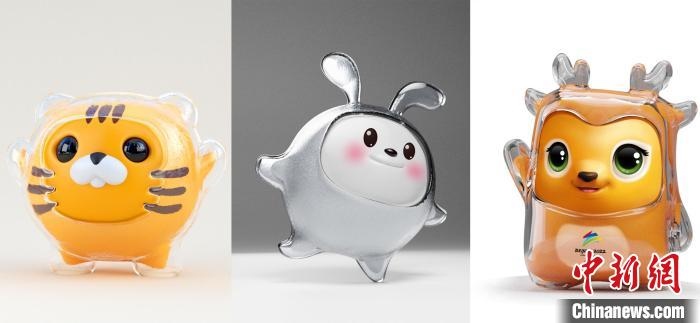 設(shè)計團(tuán)隊曾嘗試在冰殼之下更換成老虎、兔子或麋鹿等形象。(資料圖) 劉平云供圖