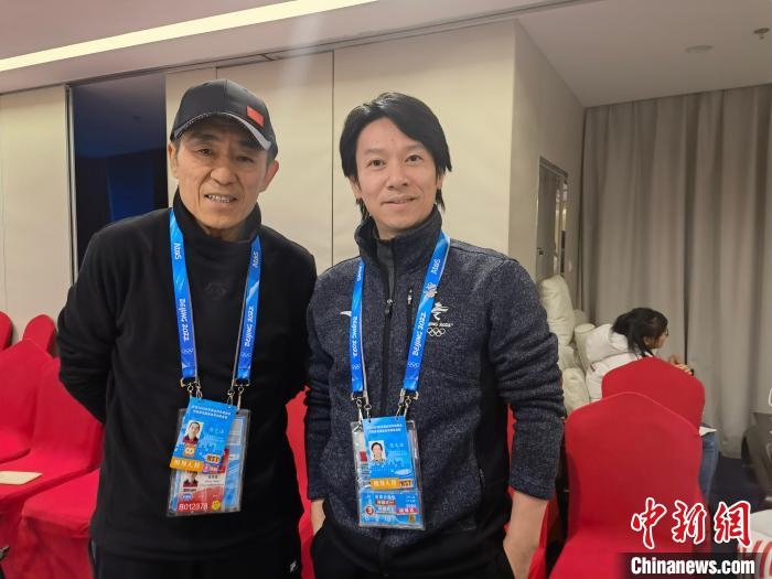 張文海與張藝謀的合影?！埼暮?供圖