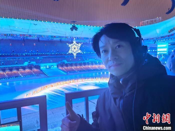 張文海在“鳥巢”內(nèi)。　張文海 供圖