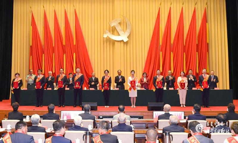 1624986720201045.jpg 00300494704_6e9a0018.jpg