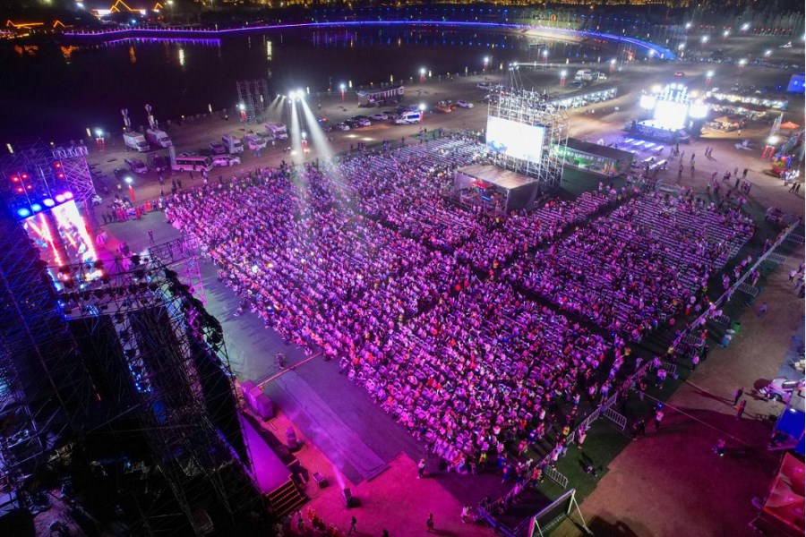 “如七而遇 相思烏?！边@場(chǎng)七夕主題音樂會(huì)甜出圈137.png