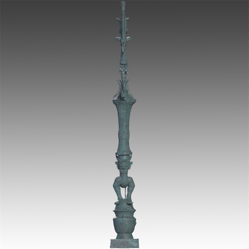 銅罍座倒立鳥(niǎo)足頂尊神像。四川省文物考古研究院供圖