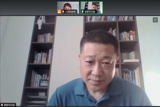 里斯本大學(xué)孔子學(xué)院中方院長(zhǎng)王錦程。 采訪截圖