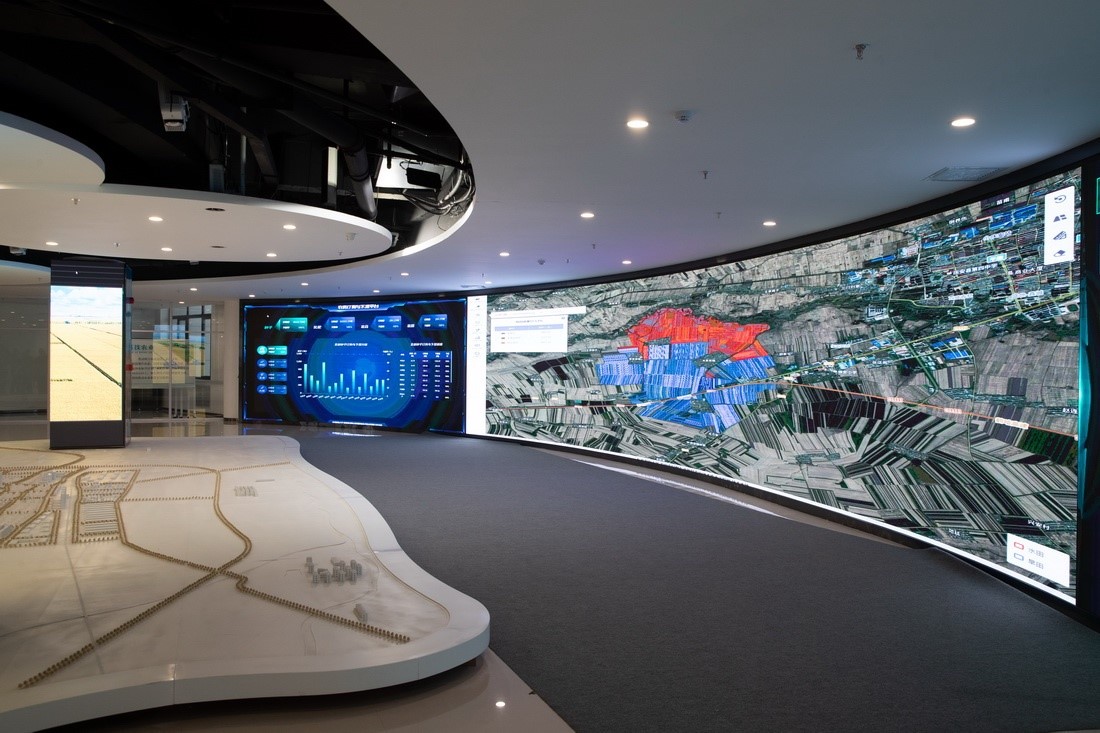 黑龍江省慶安縣數(shù)字農(nóng)業(yè)指揮中心平臺(tái)上展示的黑土地情況（4月26日攝）。新華社記者 張濤 攝