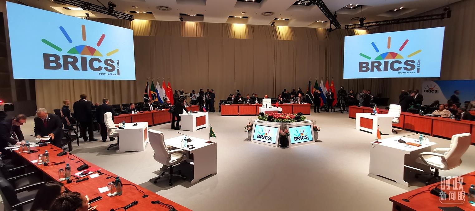 △23日上午，金磚國家領(lǐng)導(dǎo)人第十五次會晤在這里舉行。這是會晤開始前的場景。（總臺央視記者李錚拍攝）