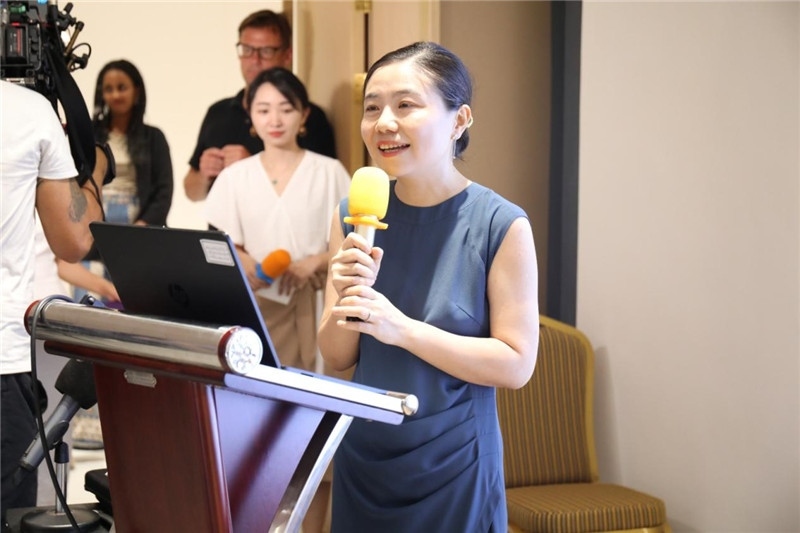 圖為吉布提孔子學(xué)院鄒燕舞院長為表彰儀式致辭。吉布提孔子學(xué)院供圖