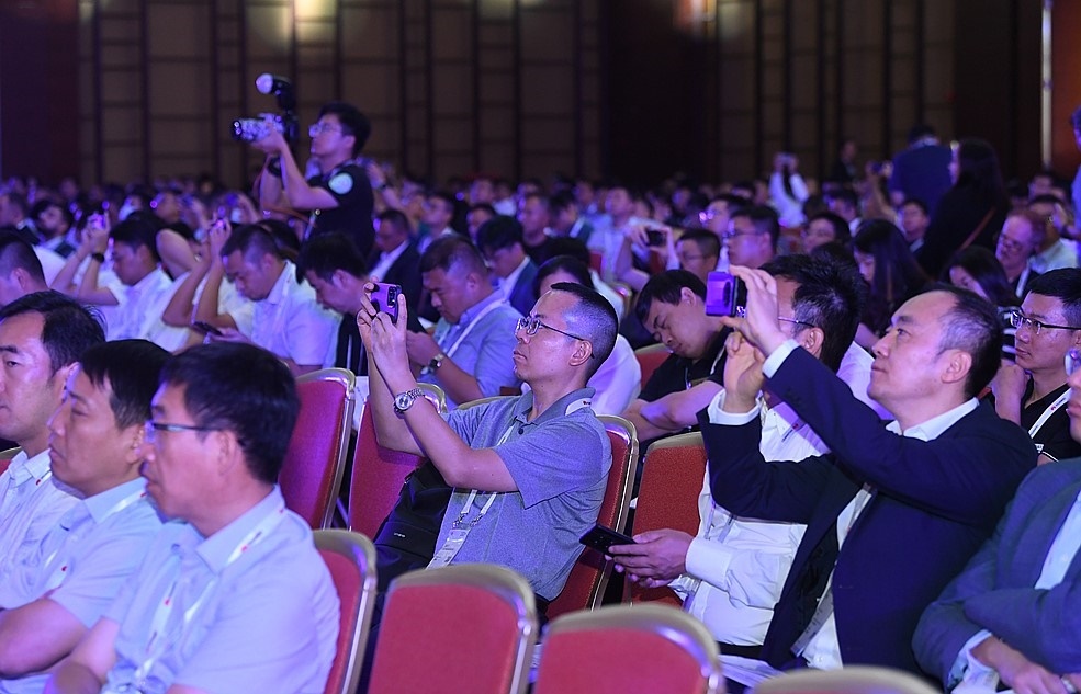 2023數(shù)字經(jīng)濟峰會·城市智能升級主題論壇現(xiàn)場。人民網(wǎng)記者 翁奇羽攝