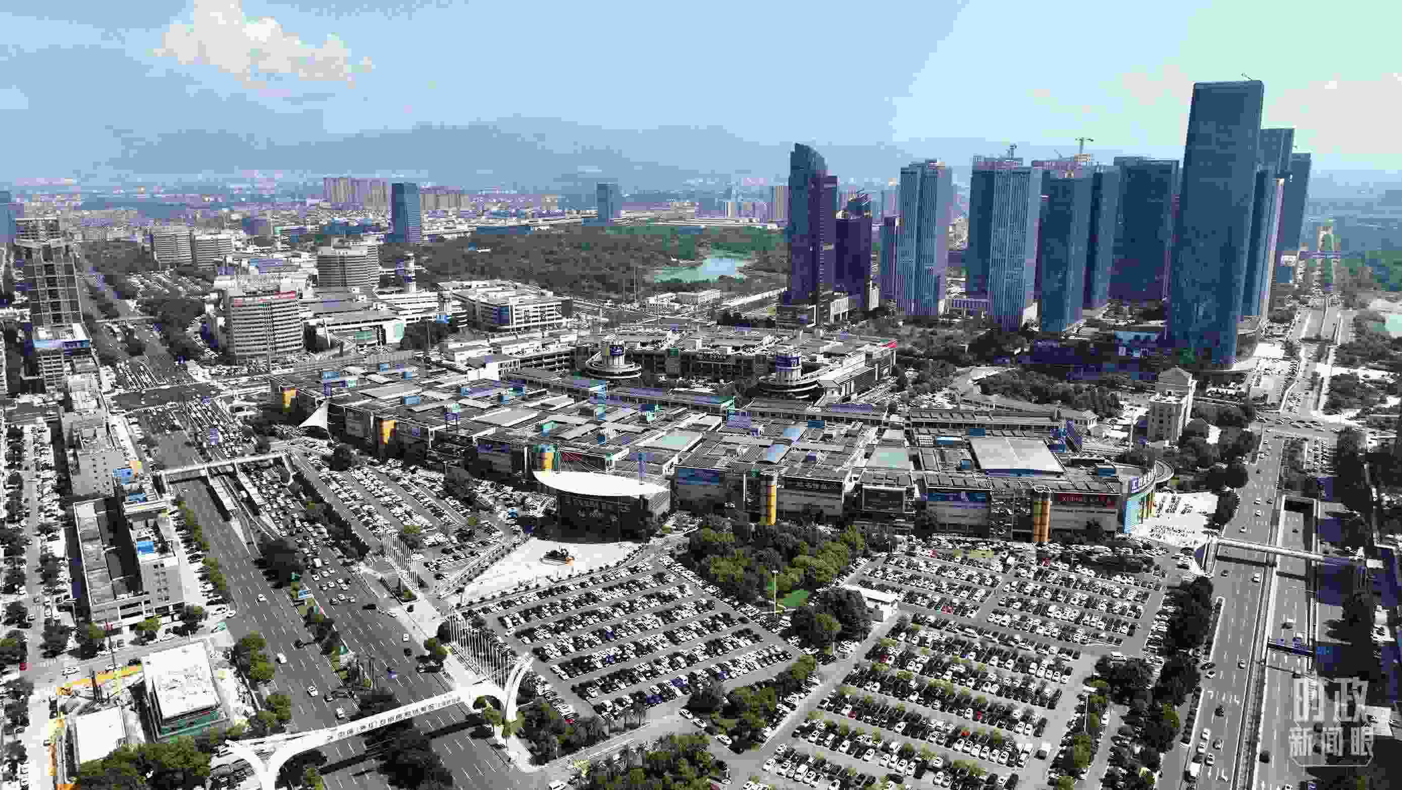 △義烏國際商貿(mào)城航拍。（總臺央視記者羅瀟拍攝）