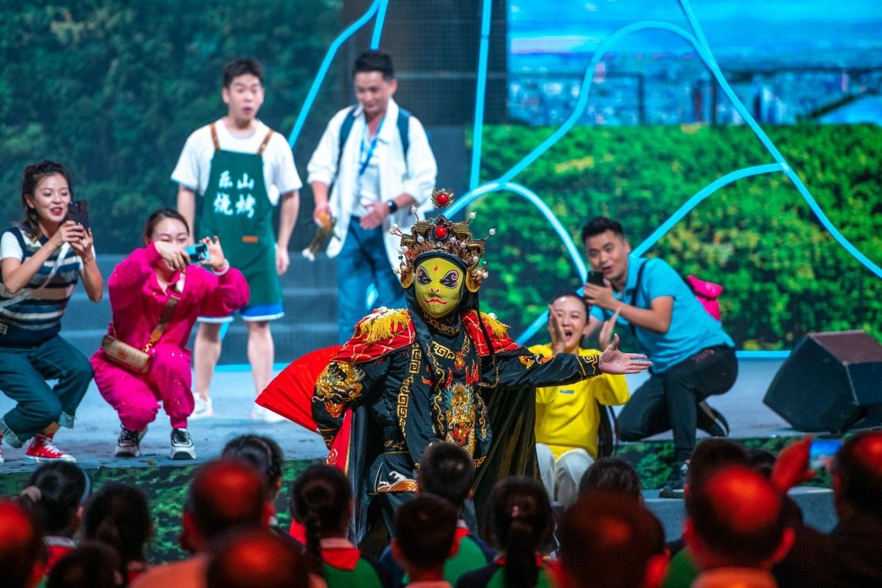 現(xiàn)場演出。樂山市委宣傳部供圖