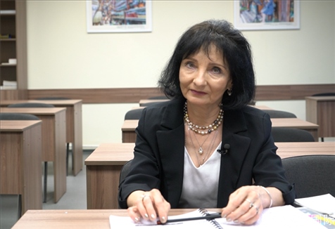 阿拉在白大孔院接受記者采訪。人民網(wǎng)記者 皇甫萬里攝