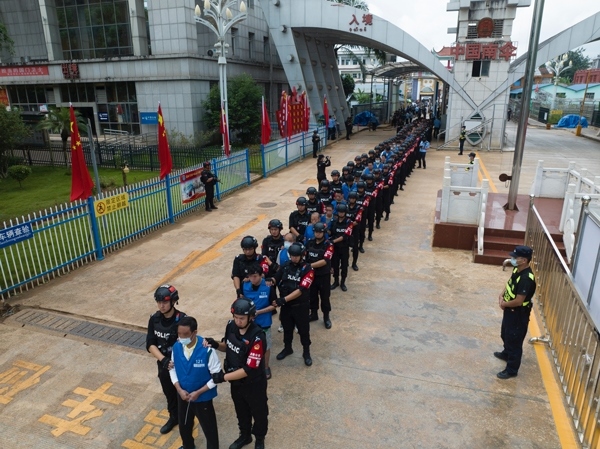 移交現(xiàn)場(chǎng)。公安部供圖