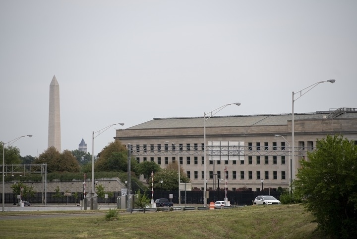 這是2021年8月3日在美國(guó)弗吉尼亞州阿靈頓拍攝的美國(guó)國(guó)防部所在地五角大樓。新華社記者劉杰攝