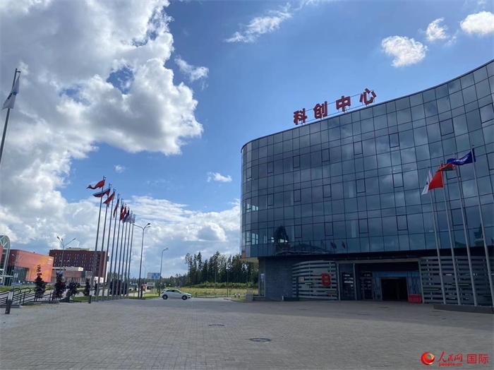 中白科技成果產(chǎn)業(yè)化創(chuàng)新中心大樓。人民網(wǎng)記者 王震攝