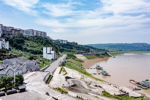 建成后的西沱鎮(zhèn)岸線環(huán)境綜合整治工程局部。受訪者供圖