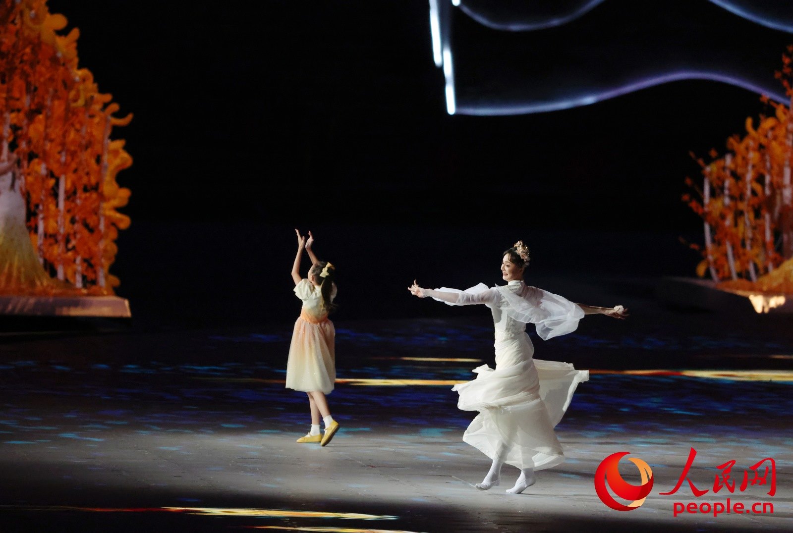 開幕式現(xiàn)場。人民網(wǎng) 周靜圓攝