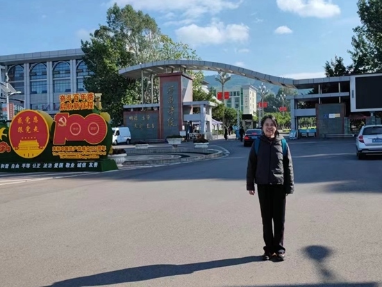 北京交通大學(xué)退休教師李唐軍在西昌學(xué)院。校方供圖