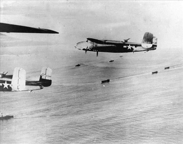 1942年4月18日，美國航空母艦甲板上B－25解放式轟炸機(jī)起飛轟炸東京工業(yè)區(qū)域，此為日本首次受盟軍之進(jìn)攻。