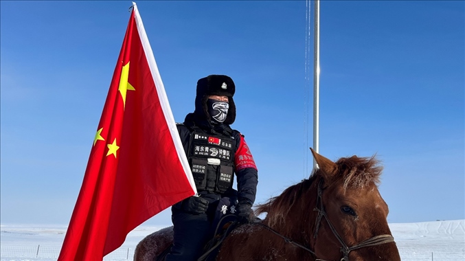 呼倫貝爾陳巴爾虎旗公安局副局長(zhǎng)石永志。人民網(wǎng)記者 張敏穎攝