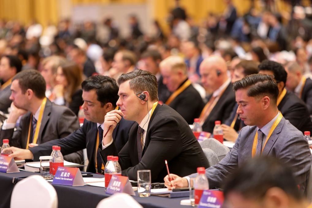 11月24日，論壇嘉賓在聆聽演講。新華社記者 辛夢(mèng)晨 攝