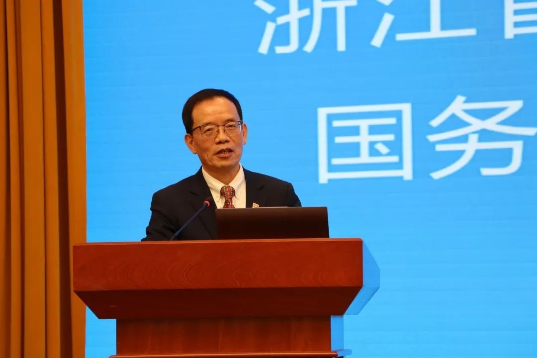 浙江省區(qū)域國別與國際傳播研究智庫聯(lián)盟首席專家、浙江師范大學(xué)非洲區(qū)域國別學(xué)學(xué)部學(xué)術(shù)委員會常務(wù)副主任劉鴻武致辭。主辦方供圖