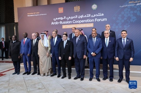 12月20日，與會代表在摩洛哥南部城市馬拉喀什舉行的第六屆阿拉伯-俄羅斯合作論壇上合影。新華社記者霍晶攝