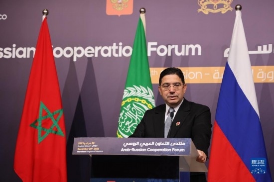 12月20日，在摩洛哥南部城市馬拉喀什舉行的第六屆阿拉伯-俄羅斯合作論壇主議程結(jié)束后，摩洛哥外交大臣布里達(dá)在記者會上講話。新華社記者霍晶攝