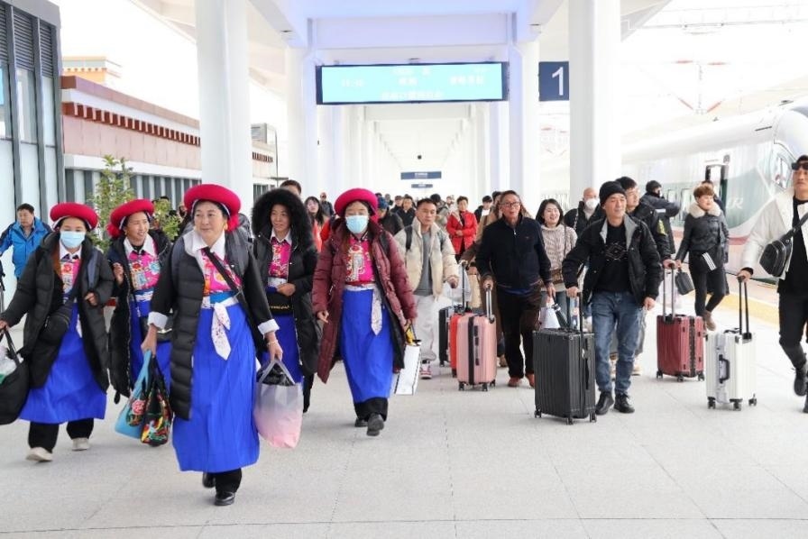 麗香鐵路開通滿月，累計(jì)發(fā)送旅客超18萬人次。受訪方供圖