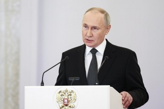 2023年12月8日，俄羅斯總統(tǒng)普京在莫斯科克里姆林宮出席“祖國英雄日”慶祝儀式。新華社/塔斯社