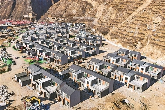 1月16日，門頭溝區(qū)齋堂鎮(zhèn)沿河口村，即將進(jìn)入內(nèi)部裝修環(huán)節(jié)的異地安置項目建設(shè)現(xiàn)場。