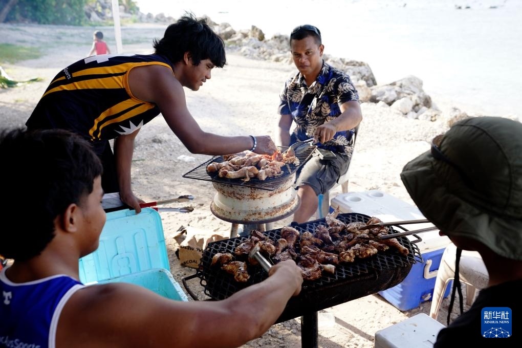 1月20日，當(dāng)?shù)厝嗽阼敽＿厽?。新華社記者 王申 攝