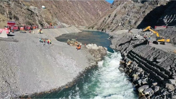 卡拉水電站實(shí)現(xiàn)大江截流。受訪者供圖