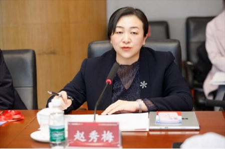 人民網(wǎng)輿情數(shù)據(jù)中心主任、人民在線(xiàn)總經(jīng)理趙秀梅發(fā)言