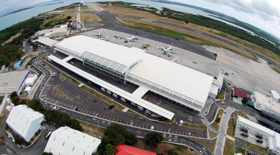 安巴維爾伯德國(guó)際機(jī)場(chǎng)新航站樓全景