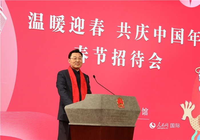 中國(guó)駐美國(guó)大使謝鋒發(fā)表致辭，向全體在美同胞致以親切問(wèn)候。人民網(wǎng)記者 李志偉攝