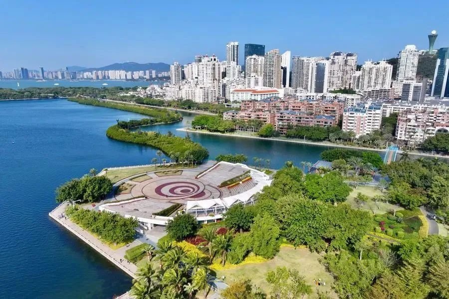 △1月24日，廈門筼筜湖白鷺洲公園及周邊城市景觀。