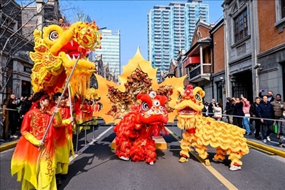 2024年2月10日，上海張園舉辦舞龍舞獅活動(dòng)，為市民和游客獻(xiàn)上一場(chǎng)視覺盛宴。