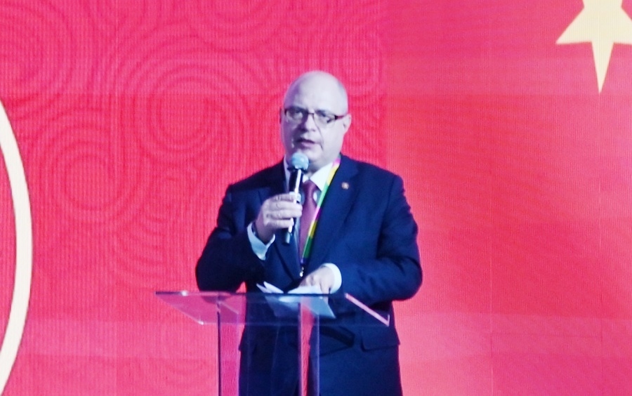 俄羅斯國(guó)家杜馬資產(chǎn)、土地和財(cái)產(chǎn)關(guān)系委員會(huì)主席兼俄中議員友好小組主席加夫里洛夫致辭。主辦方供圖 