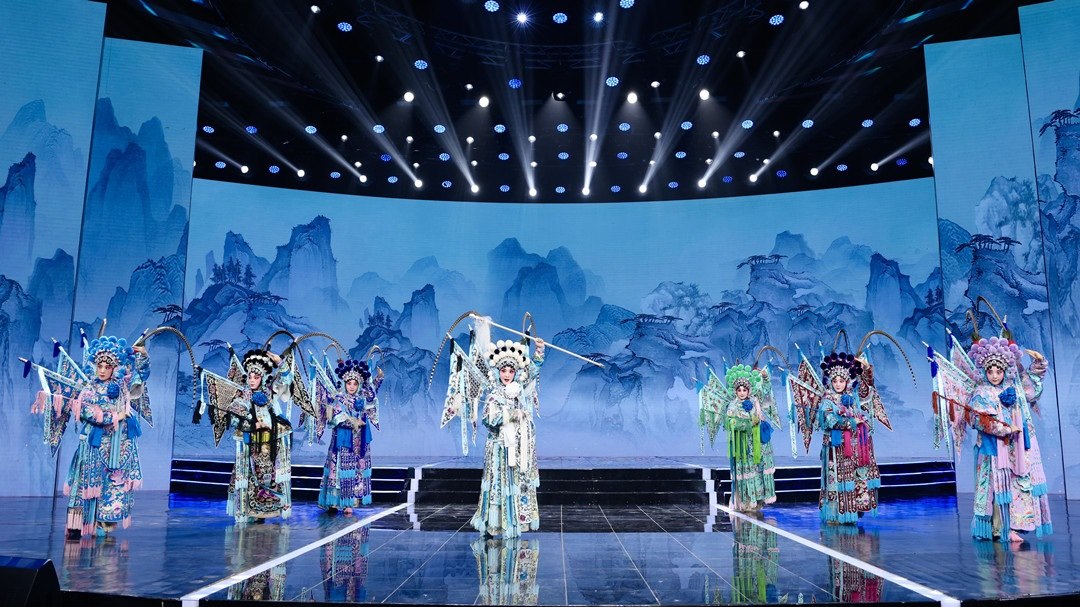 圖：秦腔戲曲《楊門(mén)女將》 表演者：惠敏莉、趙璐璐等