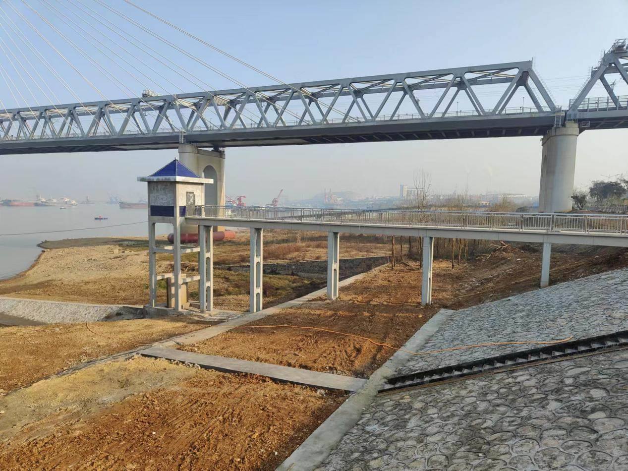 修復(fù)后的吉家湖低排閘。受訪者供圖