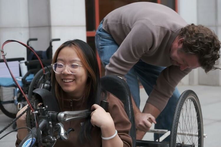 遇見(jiàn)中國(guó)丨在華生活二十年的美國(guó)人譚嘉煦:想用手搖車走遍中國(guó)