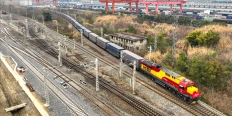 全國(guó)鐵路實(shí)行新的貨物列車運(yùn)行圖。國(guó)鐵集團(tuán)供圖