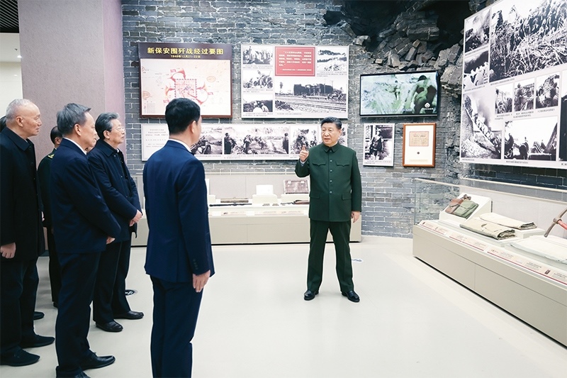 2024年2月1日至2日，中共中央總書(shū)記、國(guó)家主席、中央軍委主席習(xí)近平來(lái)到天津，看望慰問(wèn)基層干部群眾。這是2日上午，習(xí)近平在平津戰(zhàn)役紀(jì)念館考察。 新華社記者 鞠鵬/攝