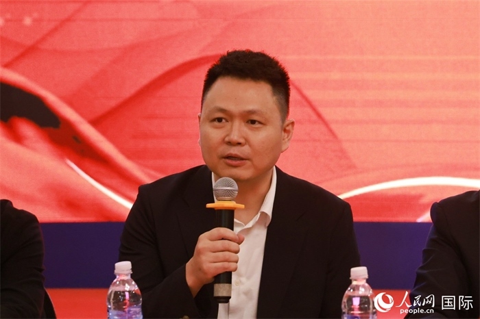 中國駐里約熱內(nèi)盧總領(lǐng)館副總領(lǐng)事王尉育在座談會上致辭。人民網(wǎng)記者 陳海琪攝