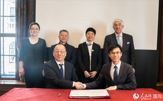 活動(dòng)簽約現(xiàn)場(chǎng)。實(shí)習(xí)生 劉船攝