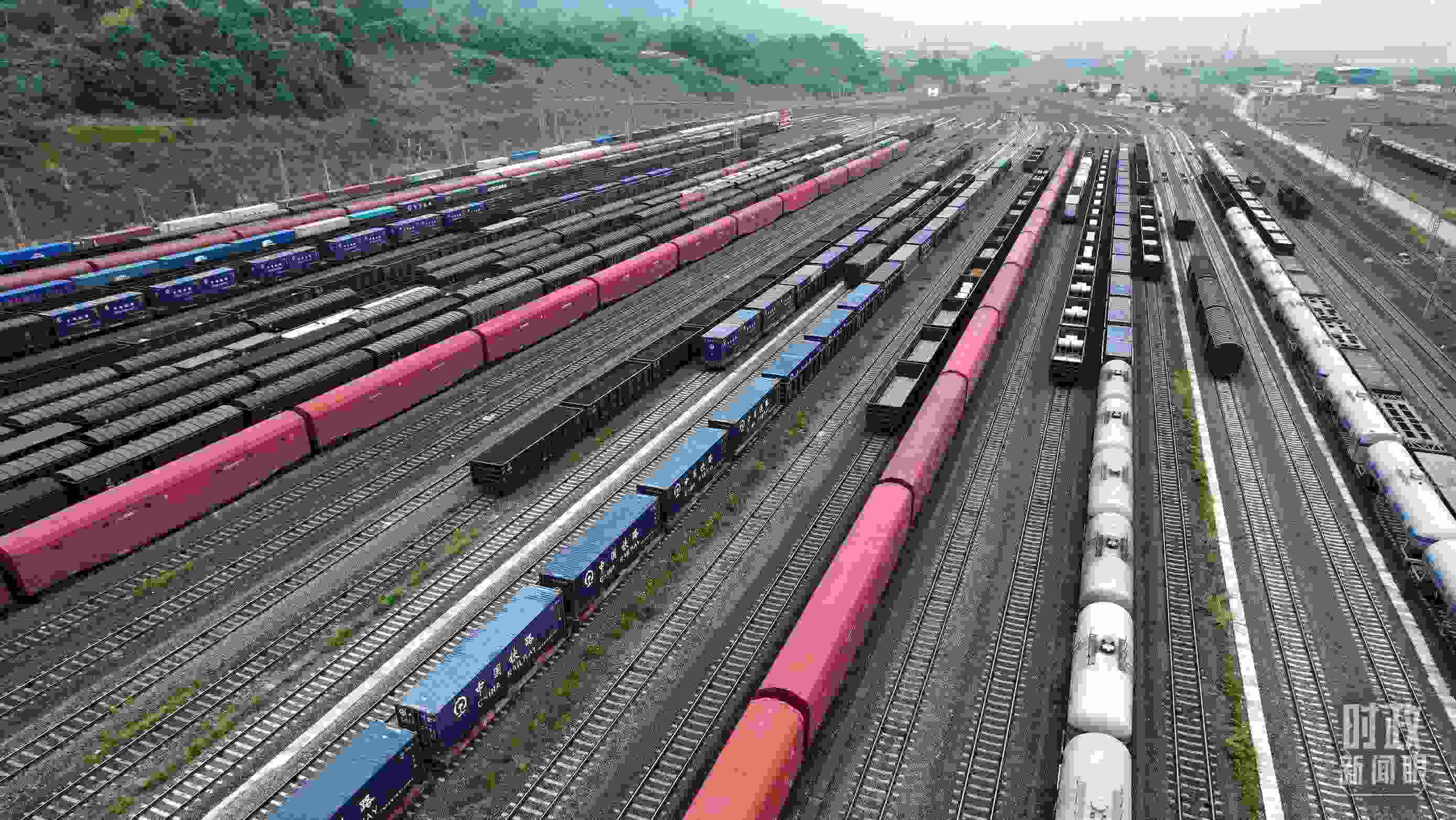 △重慶國際物流樞紐園區(qū)。（總臺央視記者范凱拍攝）