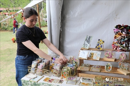 坎波·馬特活動(dòng)現(xiàn)場(chǎng)。埃內(nèi)斯托·多明戈斯攝