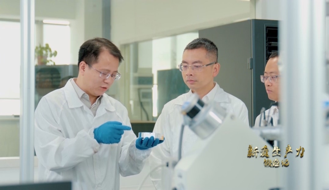 長沙巴斯夫杉杉電池材料研究院，正在進(jìn)行電池材料研究。