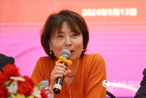 陜西省歸國華僑聯(lián)合會黨組成員、副主席兼秘書長尚小紅在座談會上致辭。人民網(wǎng)記者 陳海琪攝