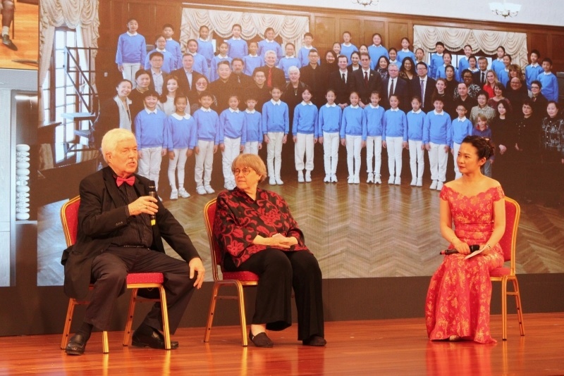 3、費(fèi)城交響樂(lè)團(tuán)小提琴手戴維·布斯講述自己與中國(guó)50多年的友好故事。 伊莎貝爾·羅德里格斯攝